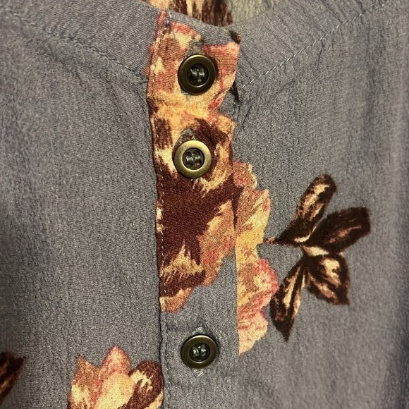 Astr the label size S floral top 100% viscose - Picture 3 of 7